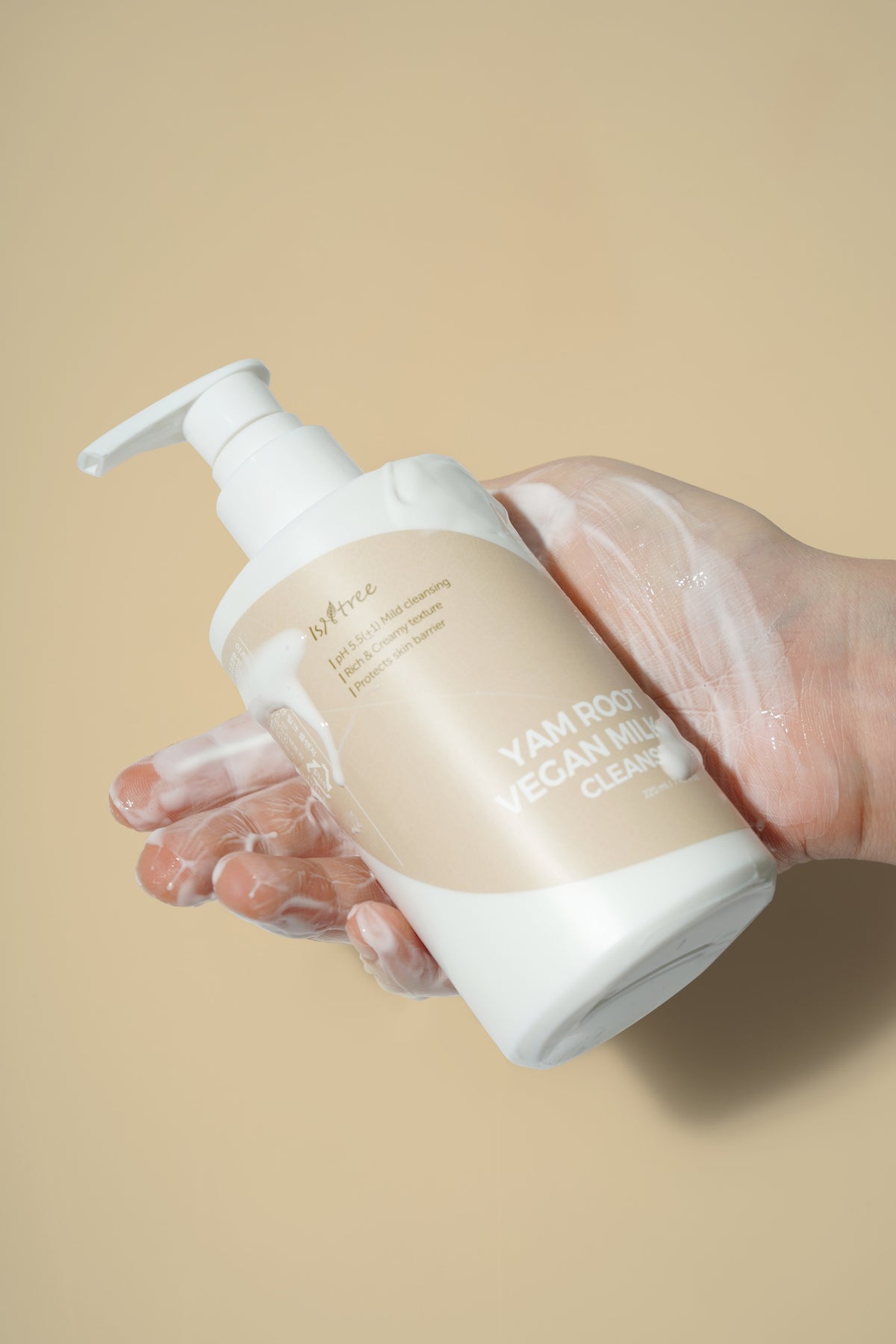 Isntree Yam Root Vegan Milk Cleanser 220ml