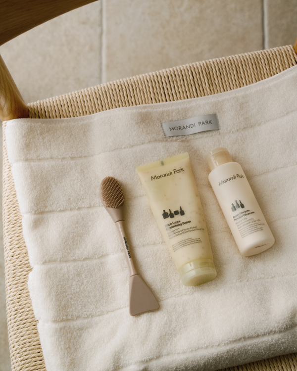 Morandi Park Facial Brush